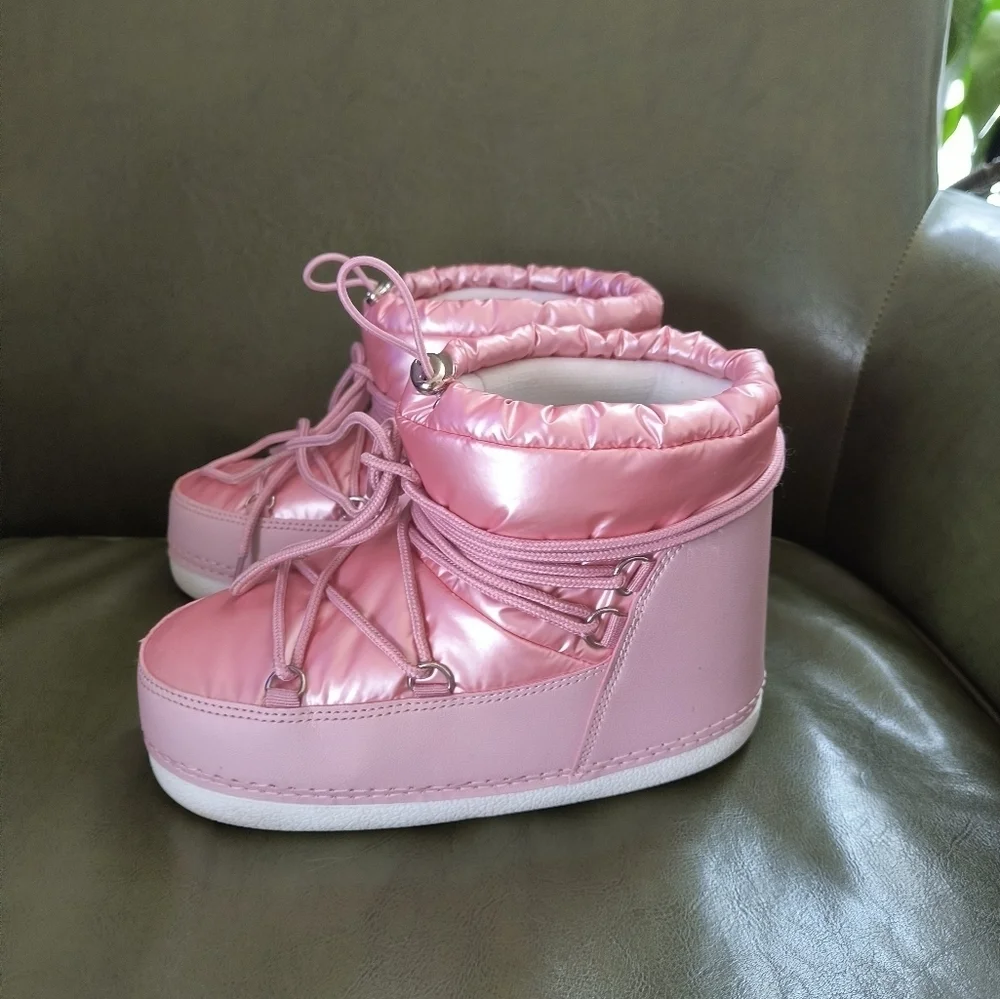 Public desire metallic pink moon boots zuri women's 5 slip on lace up puffer coa
